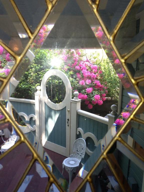 Lion And The Rose Victorian Guest House Portland Bagian luar foto