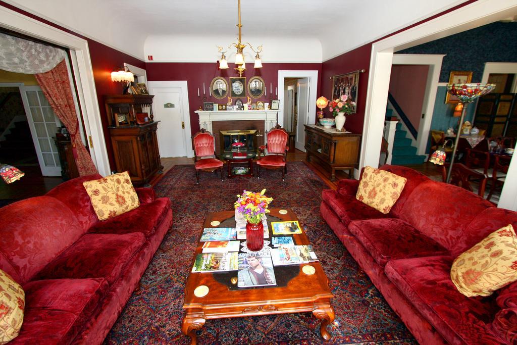 Lion And The Rose Victorian Guest House Portland Bagian luar foto