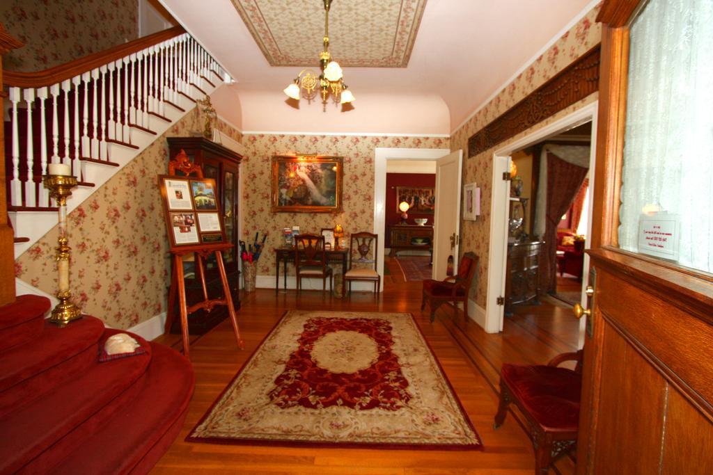Lion And The Rose Victorian Guest House Portland Bagian luar foto