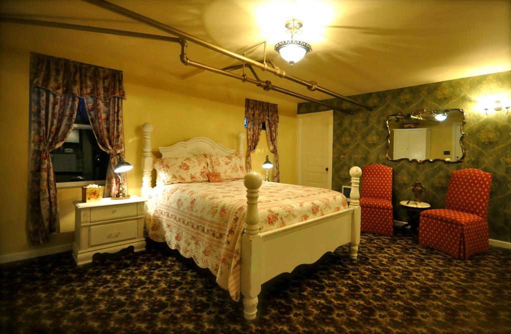 Lion And The Rose Victorian Guest House Portland Bagian luar foto